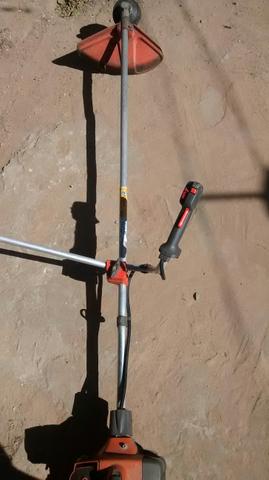 Maquina de cortar grama