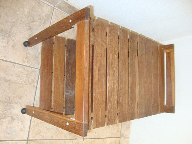 Mesa de sucupira para TV, com 2 repartiçoes, semin