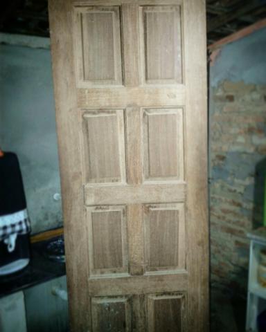 Porta de madeira em Jatoba nova!