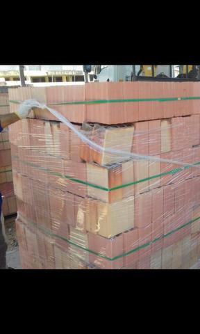 Sem sujeira na hora de construir! Tijolos paletizado