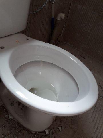 Bacia de banheiro (sanitário)