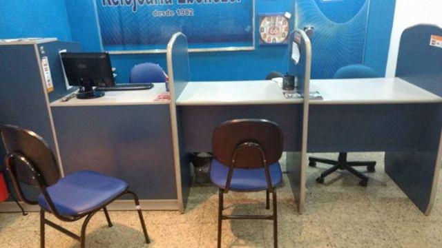 Balcão de recepção+jogo de cadeira