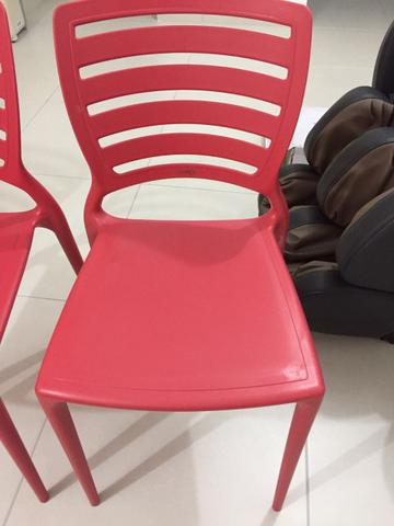 Cadeira plástica vermelha Tramontina