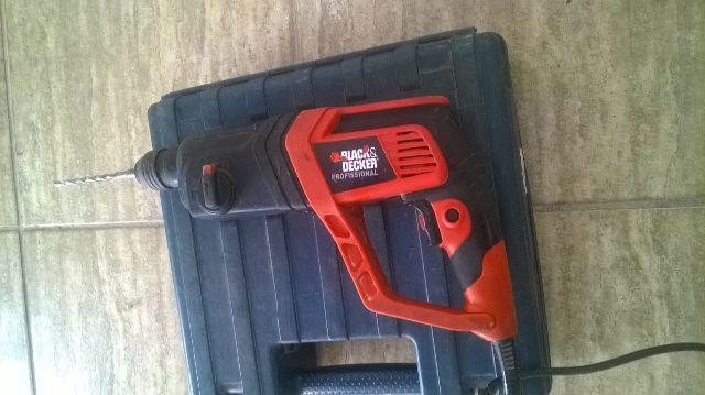 Furadeira de impacto Black dak