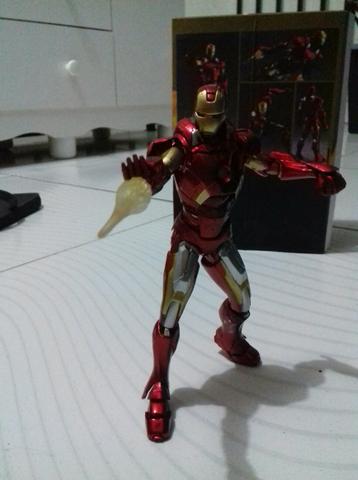 Ironman Action Figure com suporte