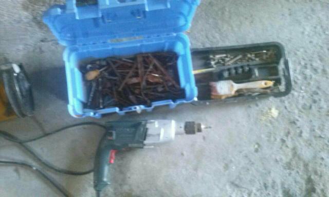 Furadeira Bosch Completa