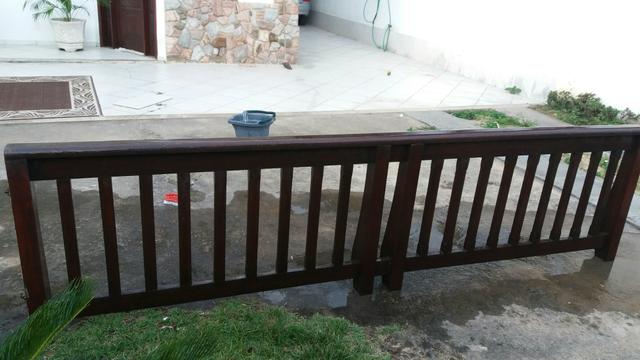 Guarda corpo de madeira