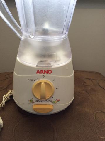 Liquidificador Arno funcionando perfeito