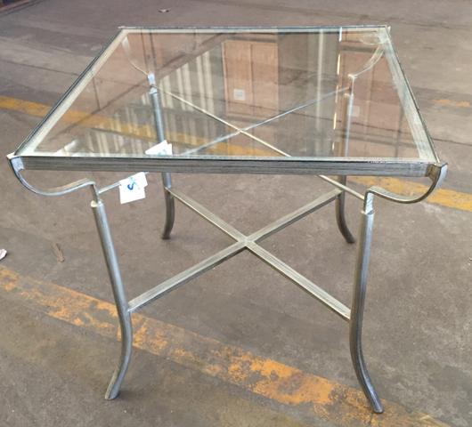 Mesa lateral de ferro e vidro- excelente qualidade