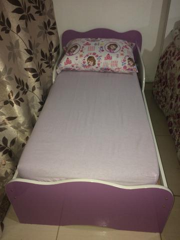 Mini cama infantil menina