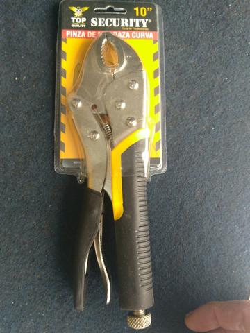 Alicate de pressão com cabo emborrachado