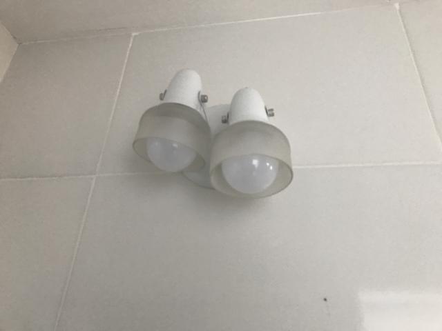 Luminária com 2 lâmpadas