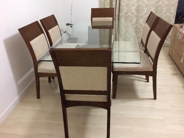 Mesa completa com cadeiras