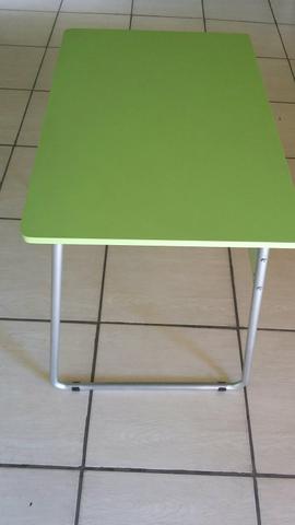 Mesa para notebook e estudos