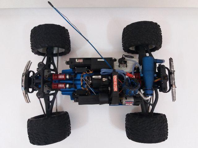 Automodelo Traxxas Revo 3.3 usado em perfeito estado