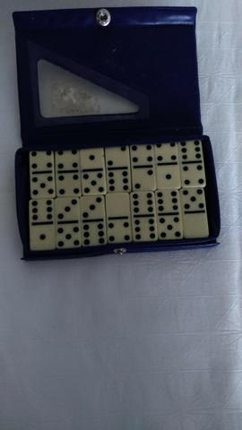 Jogo de domino resina branco