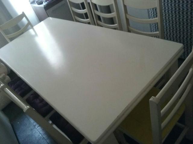 Mesa com 8 cadeiras