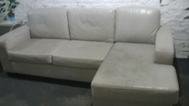 Sofa em couro branco