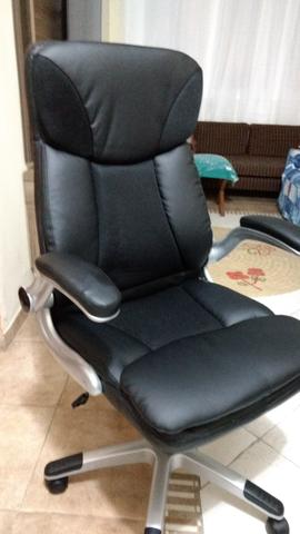 Cadeira de escritório presidente nova