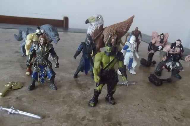 Lote de 11 personagens world of warcraft lindos