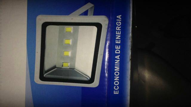 Refletor de led holofote bivolt modelo ip66