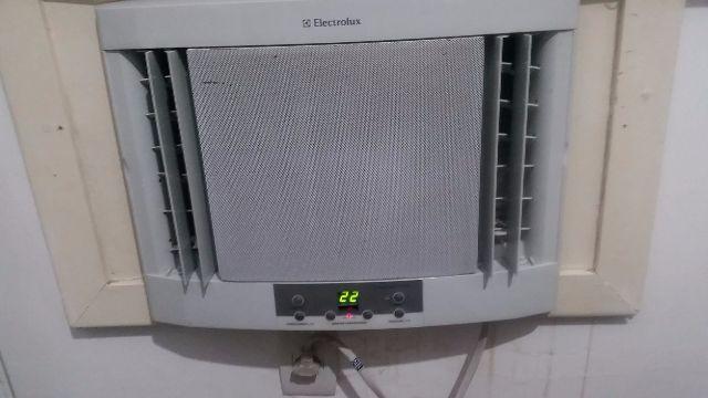 Ar Condicionado Eletrolux EAE07F BTU 110V com controle