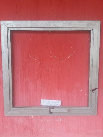 Báscula alumínio medida 0,57X0,57, nova