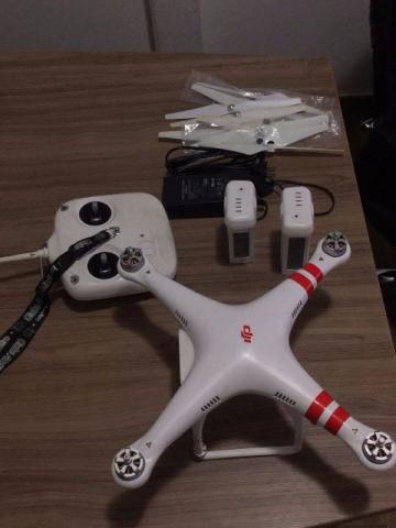 Drone DJI Phantom 2 com 2 baterias