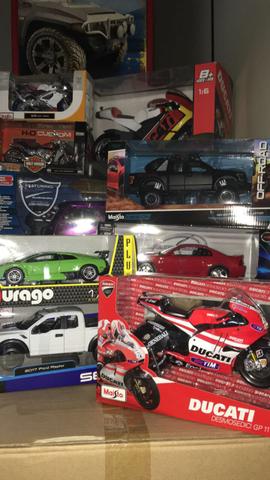 Miniaturas de Carros e Motos
