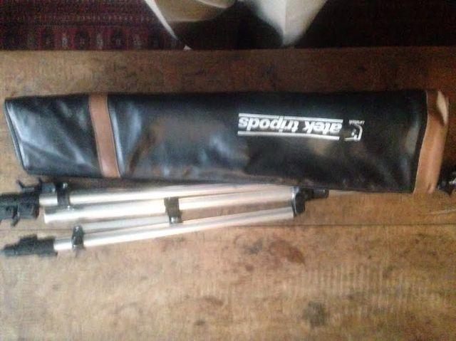 Tripé para filmadora e maquina de fotografar