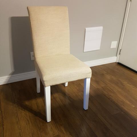 Cadeira estofada para sala de jantar