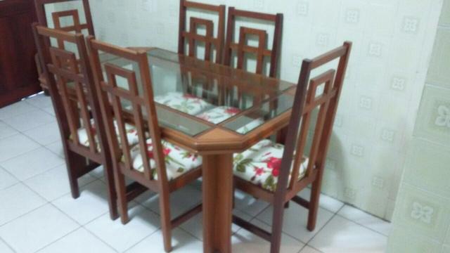 Conjunto de mesa 6 cadeiras