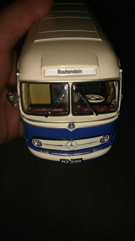 Miniatura ônibus Mercedes