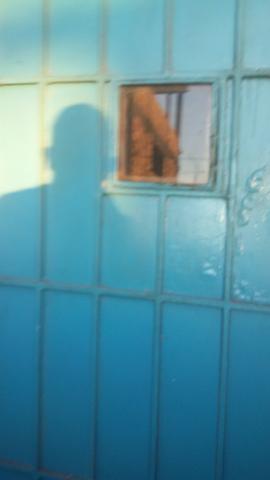 Portão de aço bem resistente um metro de largura