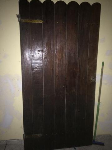 Vende-se,portão de madeira de massaranduba