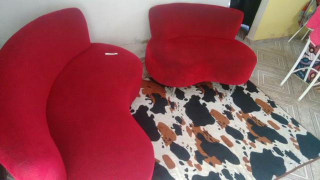 Vendo sofa moderno vermelho