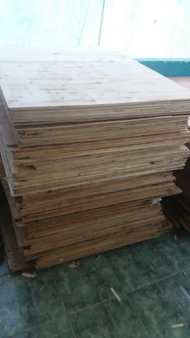 Compensado 8 milímetros. medido 1,10 m × 96 centímetros.