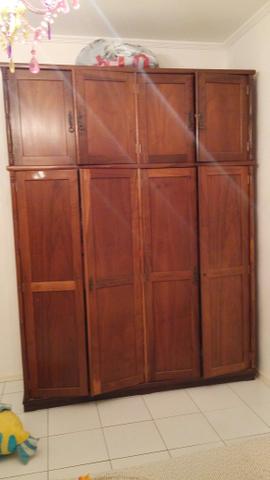 Guarda roupa madeira maçiça