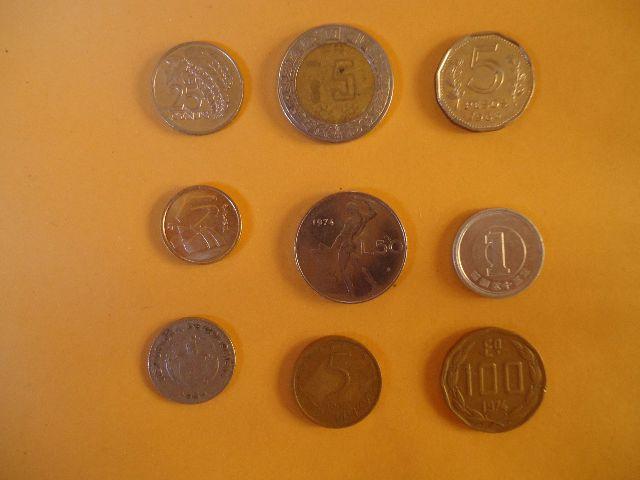 Lote de 9 moedas estrangeiras
