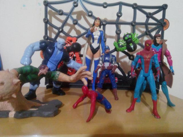 Lote personagens marvel