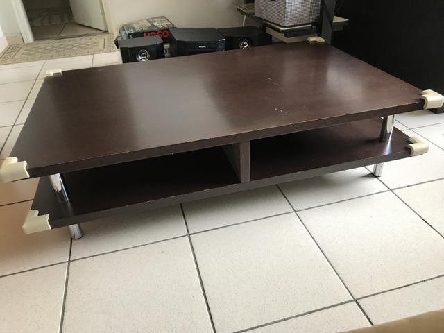 Mesa de centro em madeira maciça