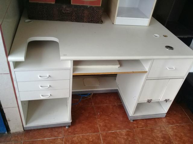 Mesa de escritorio linda