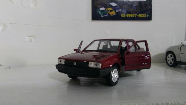 Miniatura do Santana quadrado