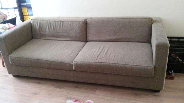 Sofá 2 lugares espaçoso