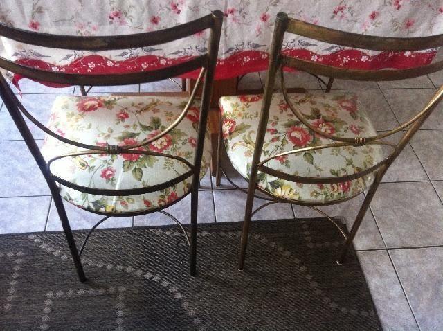 Conjunto 4 cadeiras de ferro