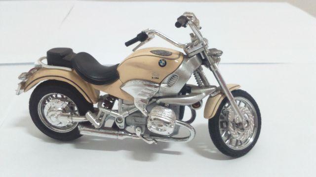 Miniatura Moto Custom- BmWr  cilindradas (12,5cm)