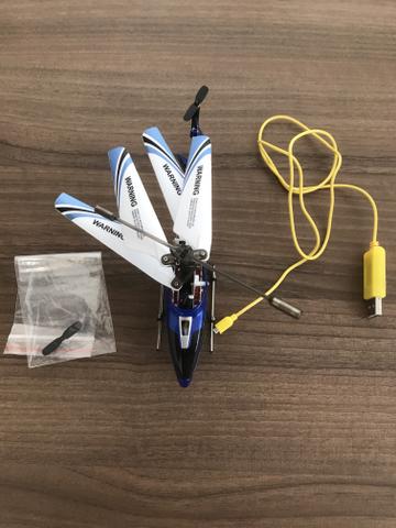 Helicóptero de controle remoto