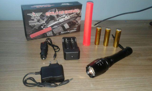 Lanterna de LED Recarrevável