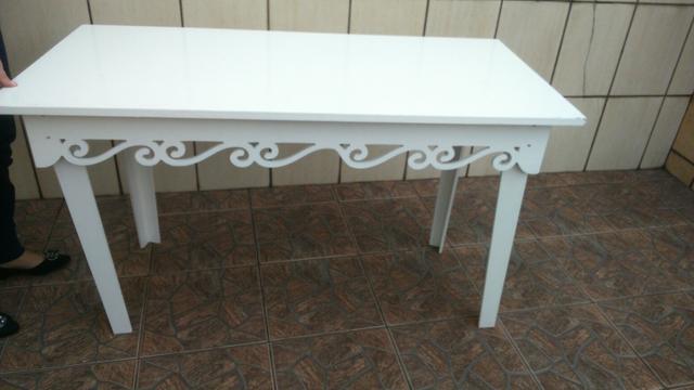 Mesa para decoraçao provençal branca