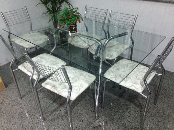 Conjunto de Mesa com 6 Cadeiras - Inox com tampo de Vidro